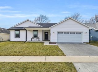 2707 N Skyline Dr, Urbana, IL 61802