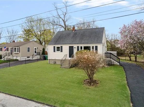 26 Limestone Rd, Warwick, RI 02889