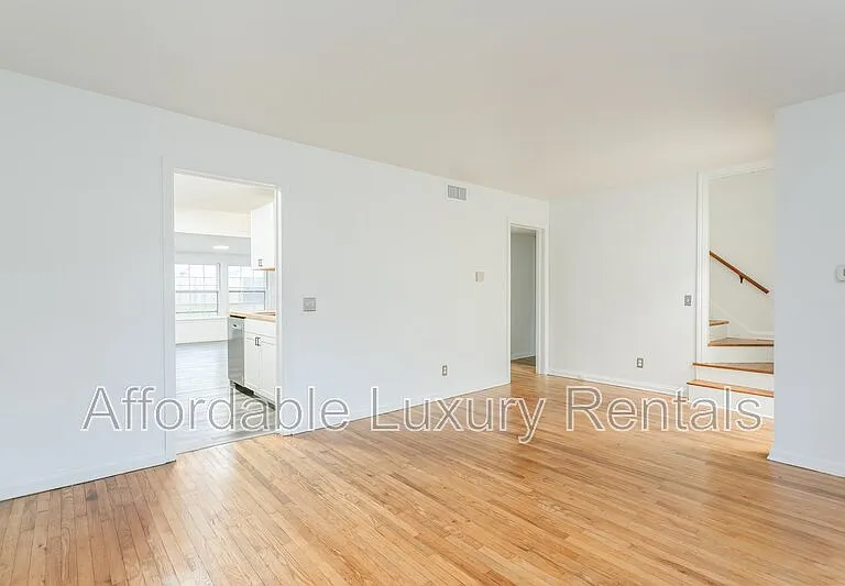 805 Landing Rd N — Photo 8