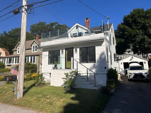 9 Ayers Ct, Falmouth, ME 04105