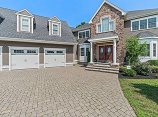 10 Hearthridge Dr, Canton, MA 02021