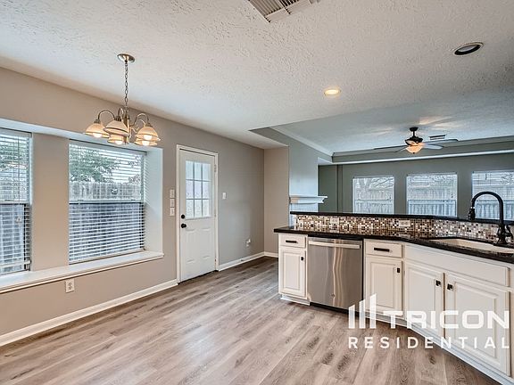 3rd image of 114 Crescent Bay Dr