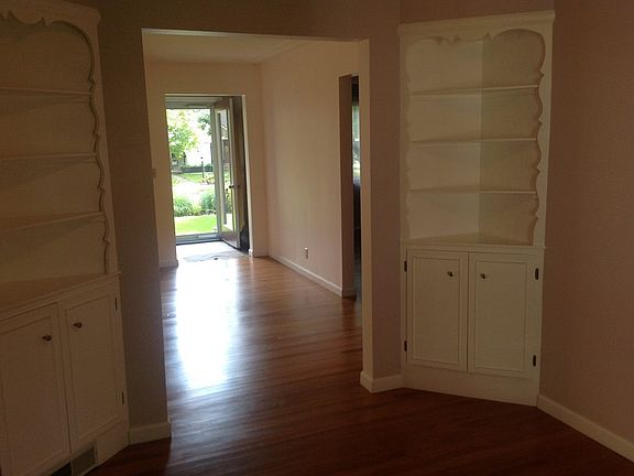 3rd image of 2139 Hall St SE