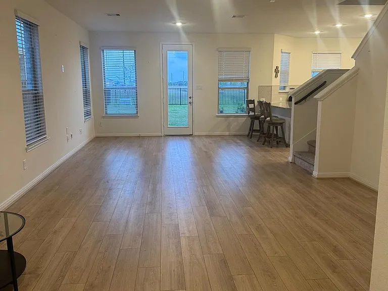 4841 Sun Falls Dr — Photo 5