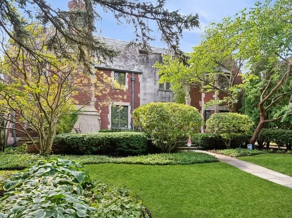 745 Michigan Ave, Wilmette, IL 60091
