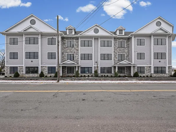 80 Division St, Patchogue, NY