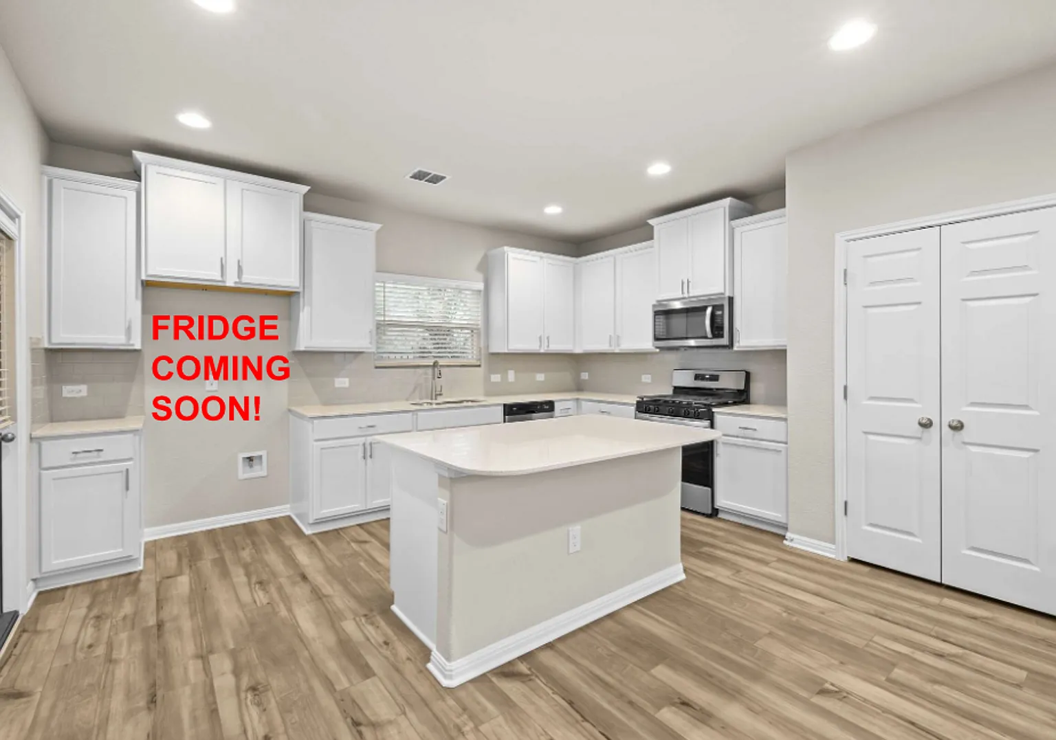 Beautiful 4bd/3.5ba Home! Upstairs Bonus Room & Faces Greenbelt in South Austin! — Photo 4