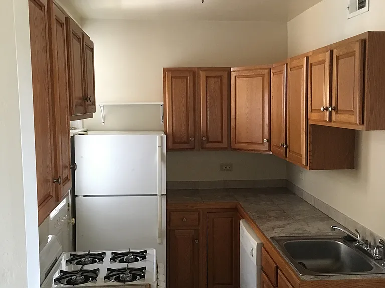 3426 W Grace St #11 — Photo 14