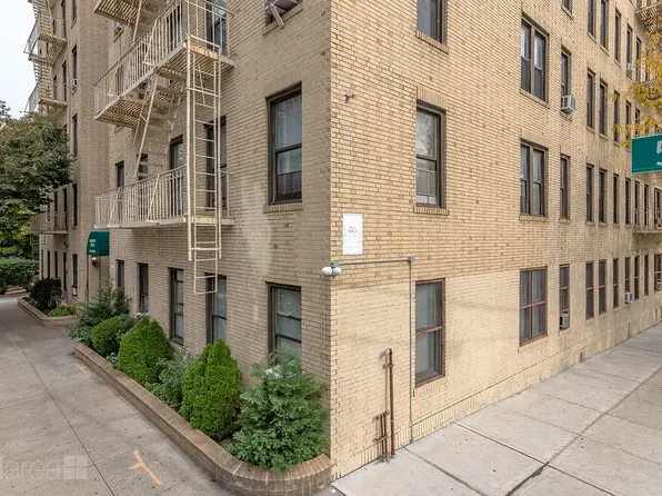 3975 56th St APT 2J, Queens, NY 11377