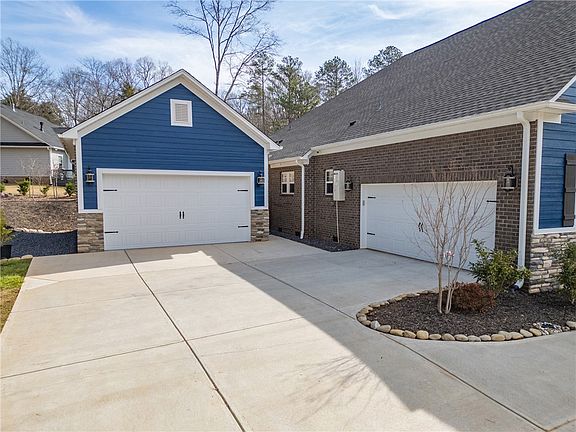 5th image of 3703 Rocky Creek Dr