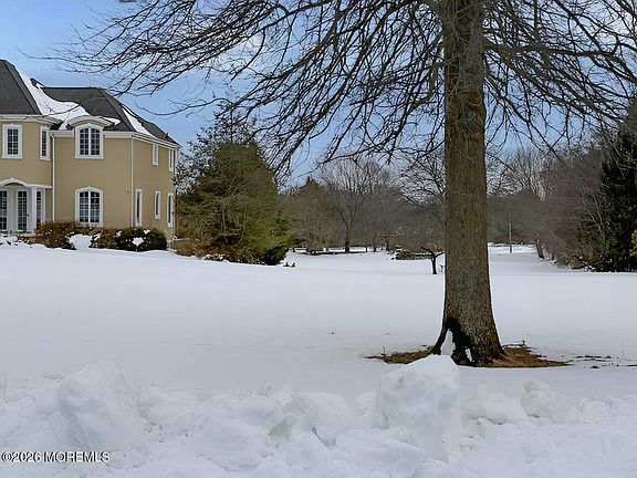 4th image of 4 Country Club Lane
