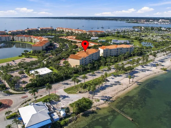 36 HARBOUR ISLE Drive W #303, Fort Pierce, FL 34949