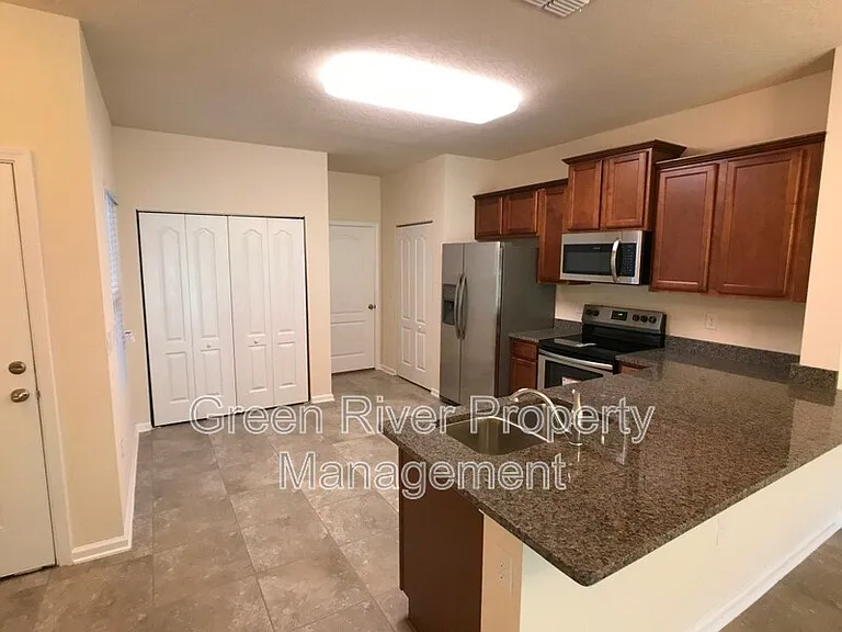 617 Servia Dr — Photo 6