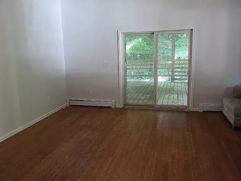 4 bed, $2,300 — Photo 4