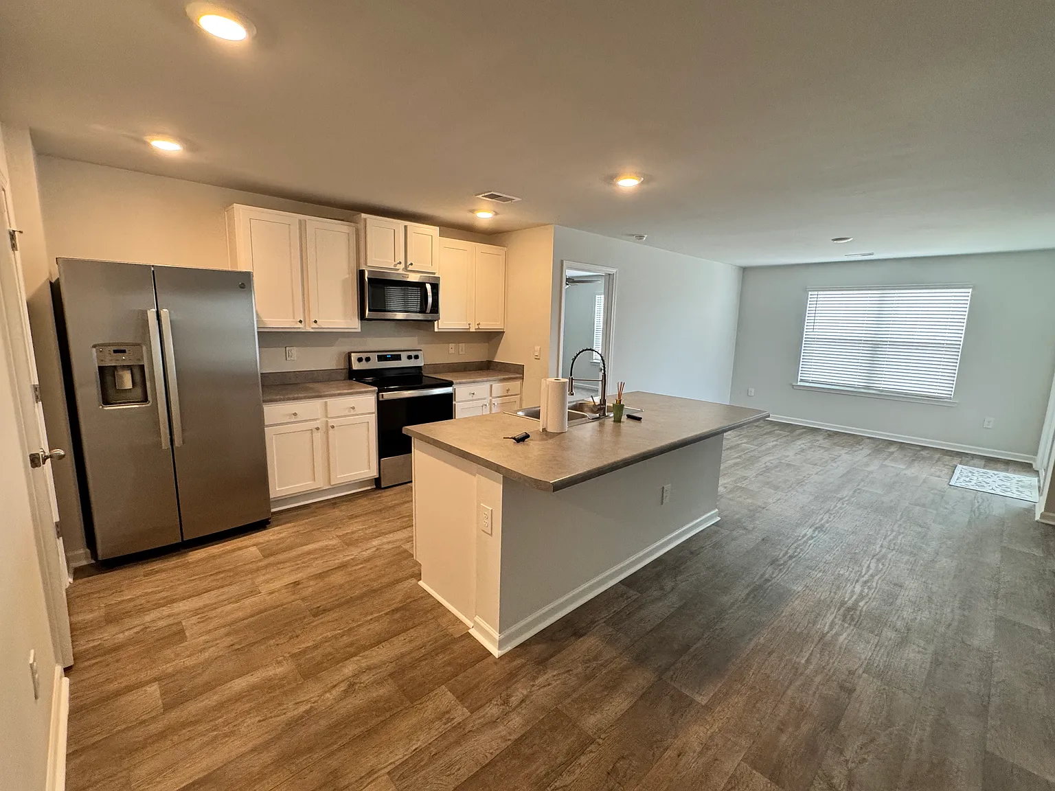 3 bed, 1615 sqft, $2,050 — Photo 4