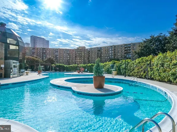 8380 Greensboro Dr APT 1026, Mc Lean, VA 22102