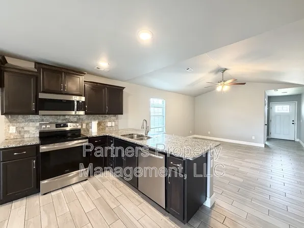5910 NW Hancock St, Bentonville, AR