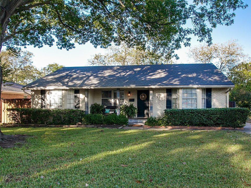 1st image of 600 Hyde Park Dr