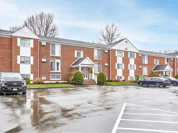 21 Clarks Rd APT 103, Amesbury, MA 01913