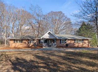 951 Meadowlark Dr, Winston Salem, NC 27106