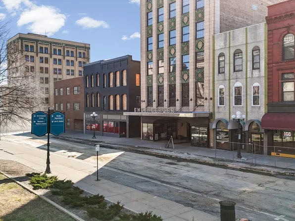 212 N Center St Unit 202, Bloomington, IL 61701