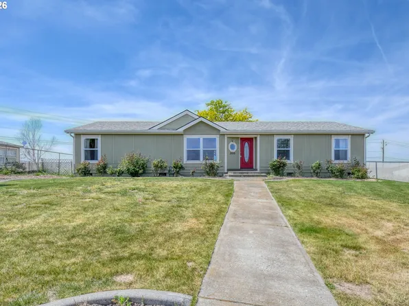3010 SW Terrace Dr, Pendleton, OR 97801