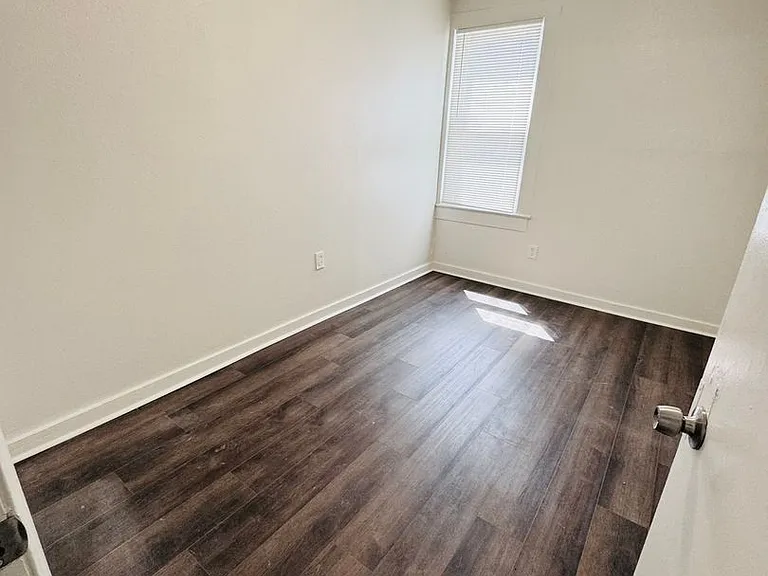 2127 N 71st Ave — Photo 18