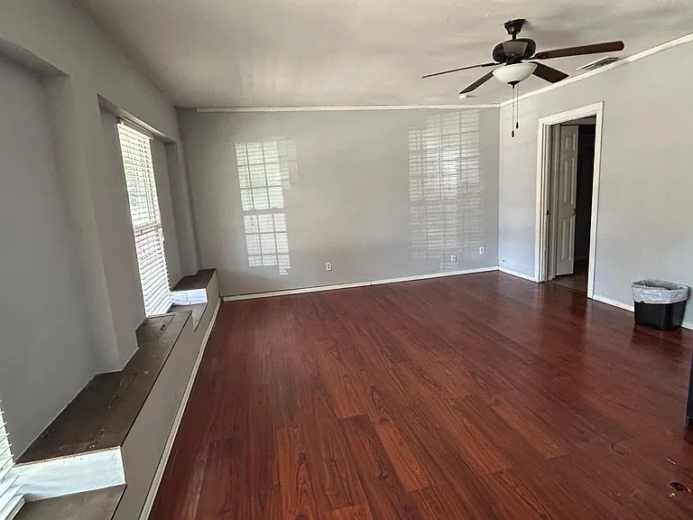 1112 Park Center Ct — Photo 9