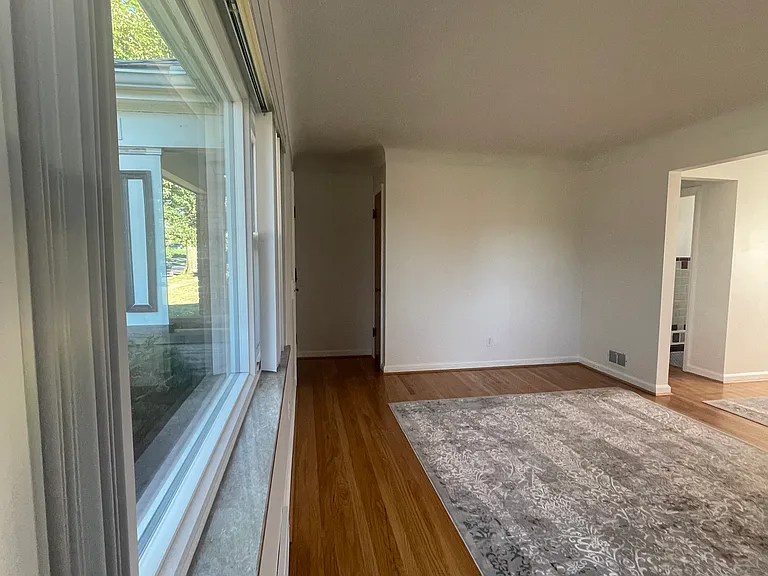 5622 Vogel Rd — Photo 15