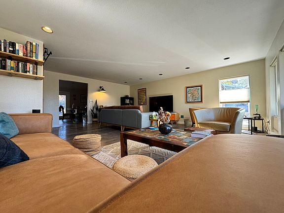 5th image of 61180 Ladera Rd