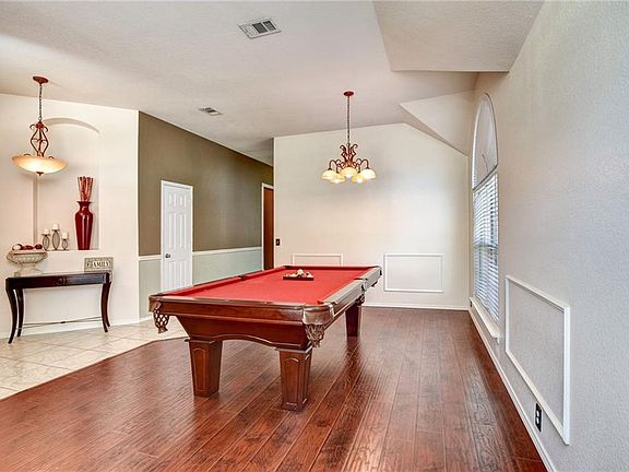 5th image of 4017 Glenwyck Dr