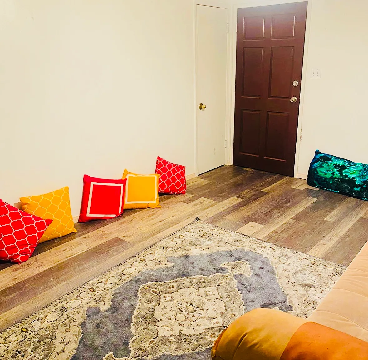 1 bed, 750 sqft, $2,300 — Photo 2