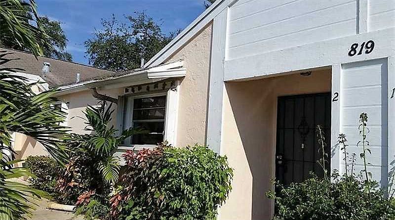 1st image of 819 NE 214th Ln APT 2