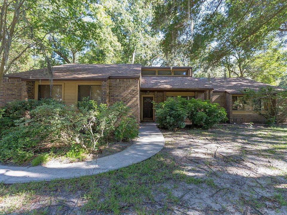 10985 Creekview Drive