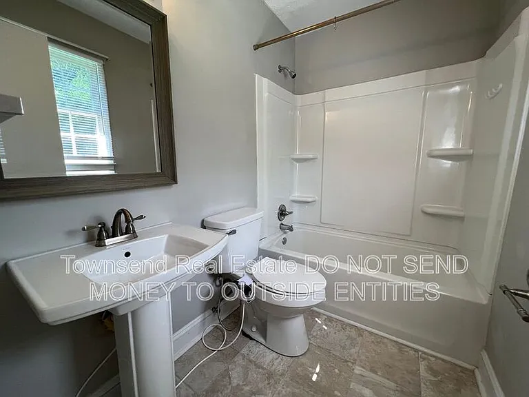 2213 Stanton St — Photo 12