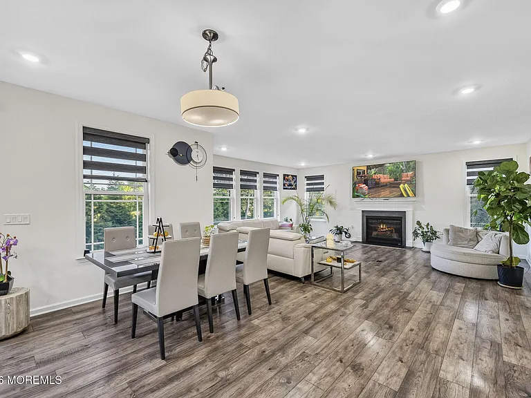 319 Tulip Ct — Photo 19