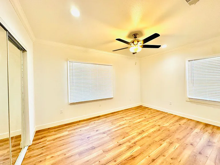 2932 Allred St — Photo 8