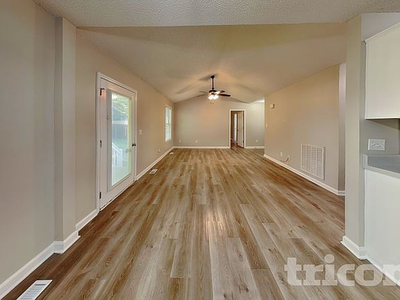 4th image of 153 Cambridge Elm Dr
