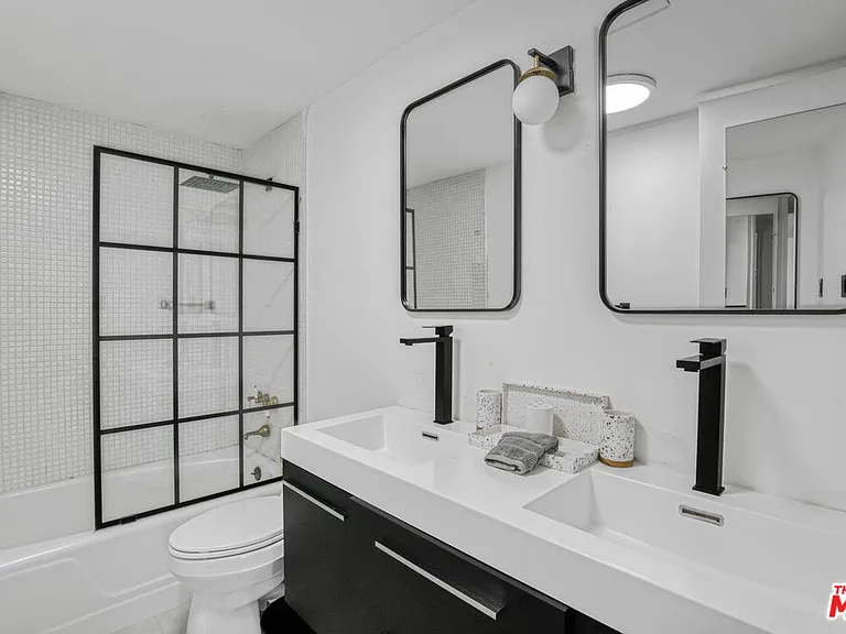 10433 Wilshire Blvd #808 — Photo 18