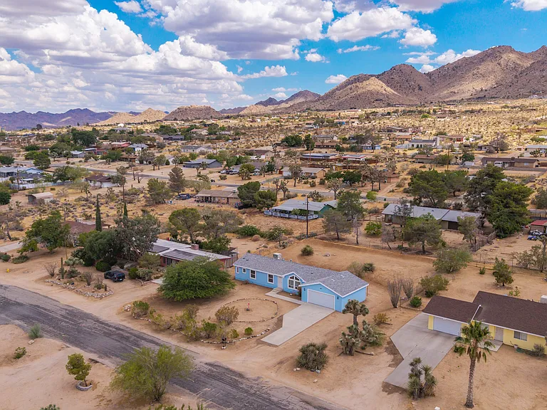 60377 Natoma Trl — Photo 35