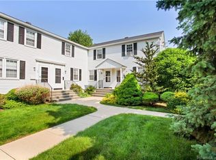 198 Sylvan Knoll Rd, Stamford, CT 06902
