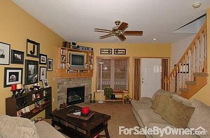 Living Room
						:
						New Carpet...installed October 2010
