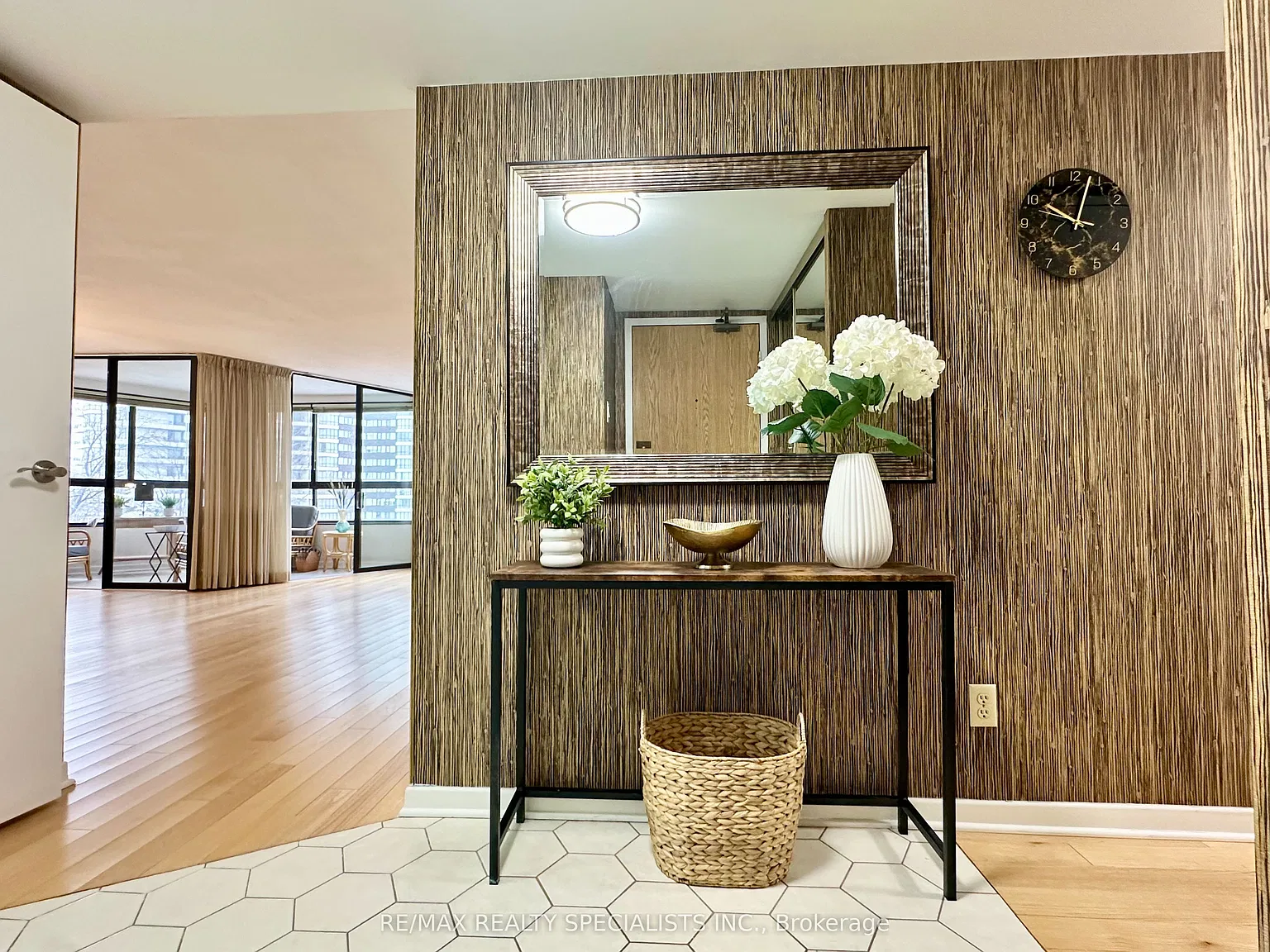 2 bed, $3,000 — Photo 2