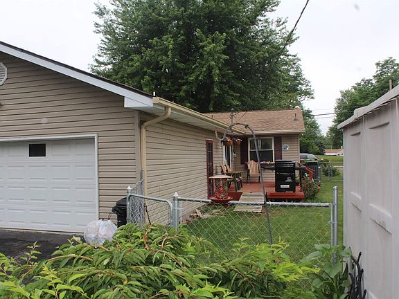 3rd image of 1105 S Monroe St