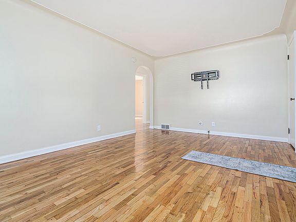 2nd image of 1723 Park Ave