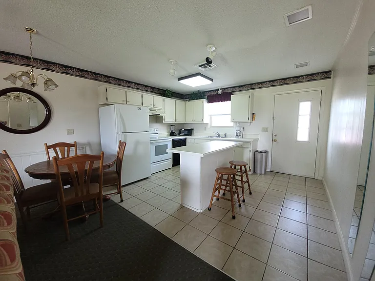 96 Country Club Dr #K2 — Photo 2