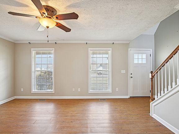 4th image of 905 Hogan Dr