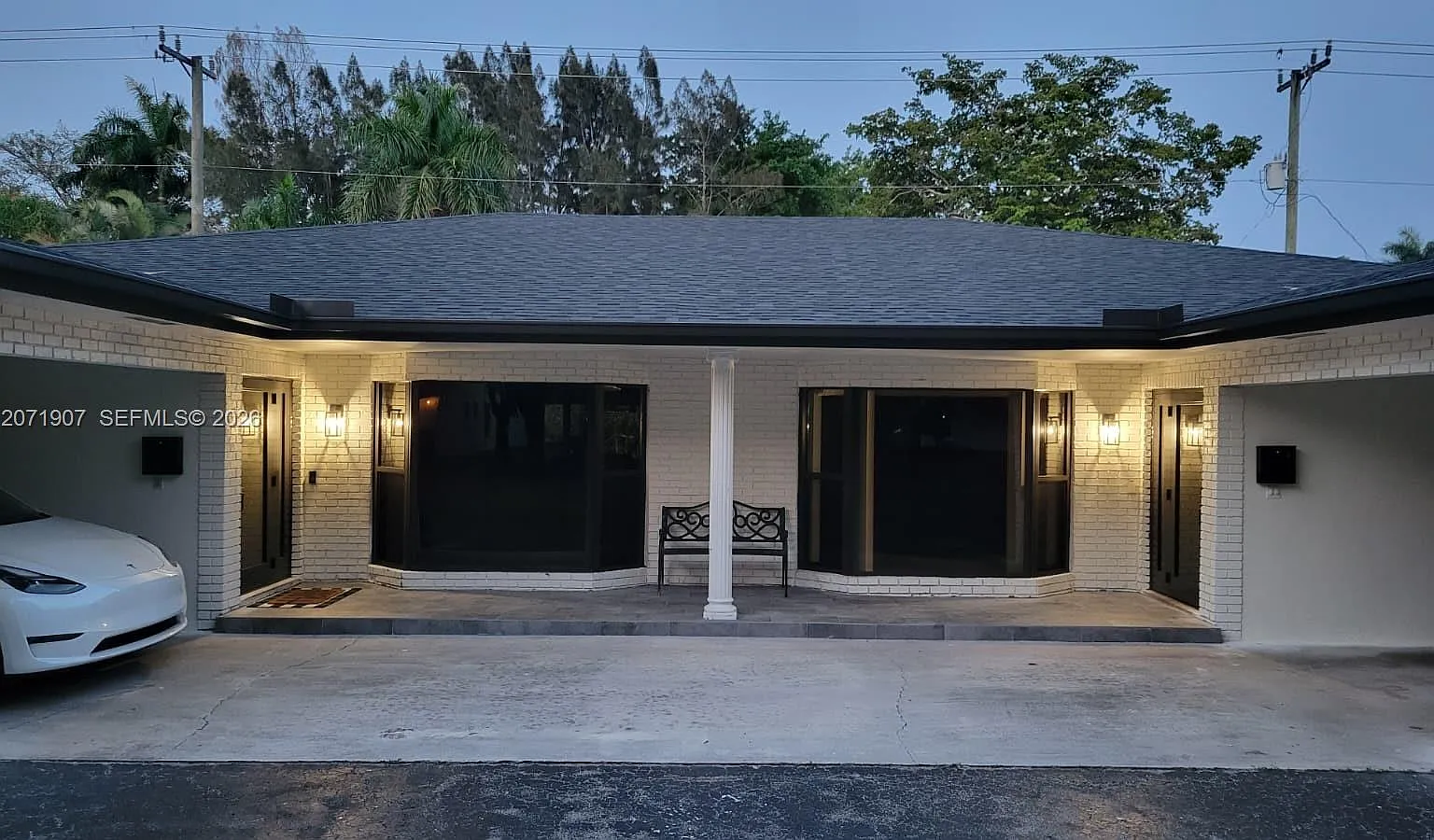 Plantation Court — Photo 1