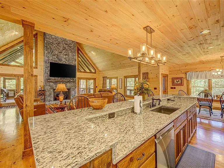 380 Biguns Blvd — Photo 14