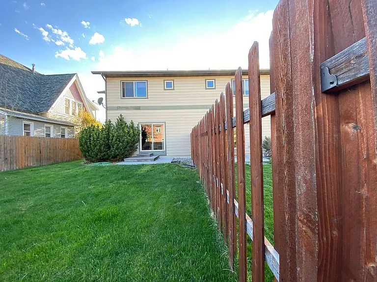Meagher Ave — Photo 3